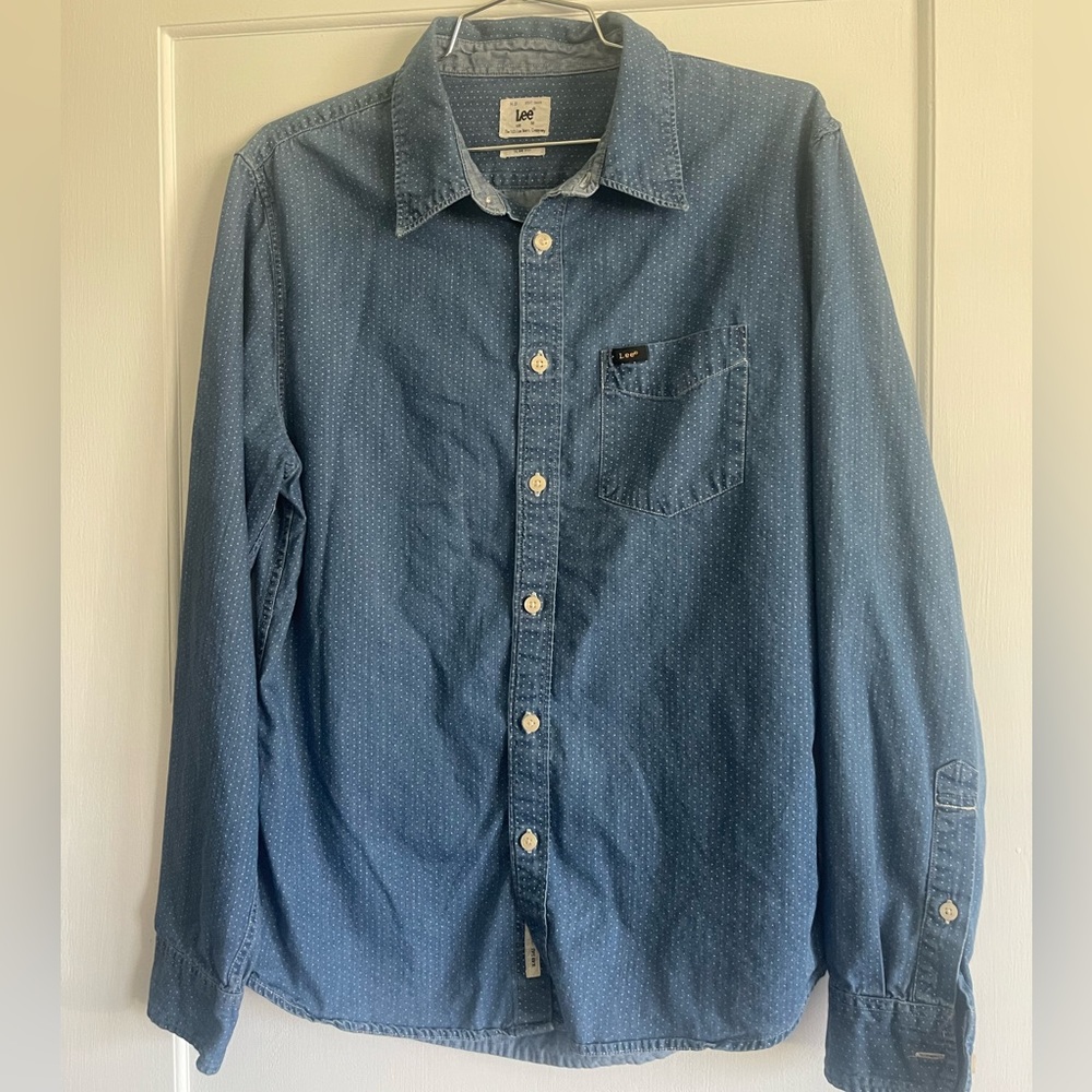 Lee button up